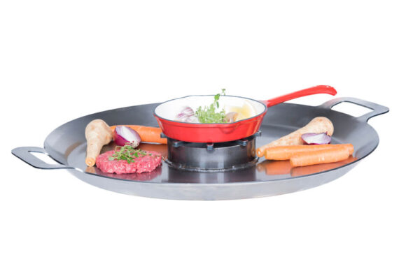 Wild-Chef-pan-58-with-food-and-saucepan_web